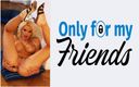 Only for my Friends: Моя подруга Caylian Curtis свинья с двумя вызывающими сиськами и бритой вагиной втыкает секс-игрушку в ее киску
