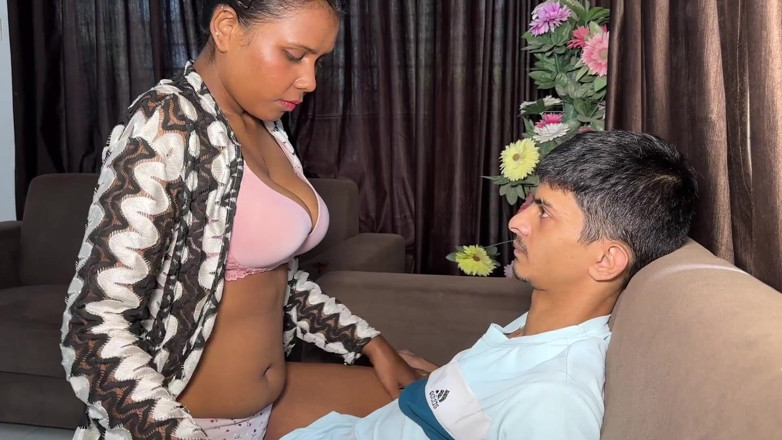 Next short: Pasangan desi panas berkongkek sofa bertetek besar dalam rumah awek...