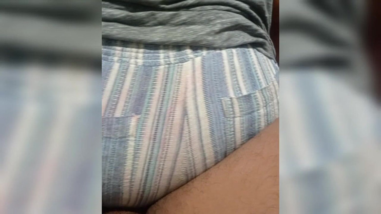 BigassMILF40: Vecină brunetă care suge pula