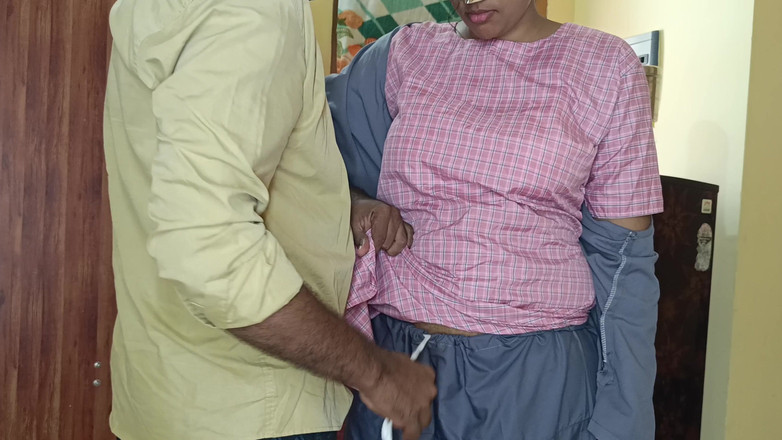 Ilakkiya: Üniformalı öğrenci