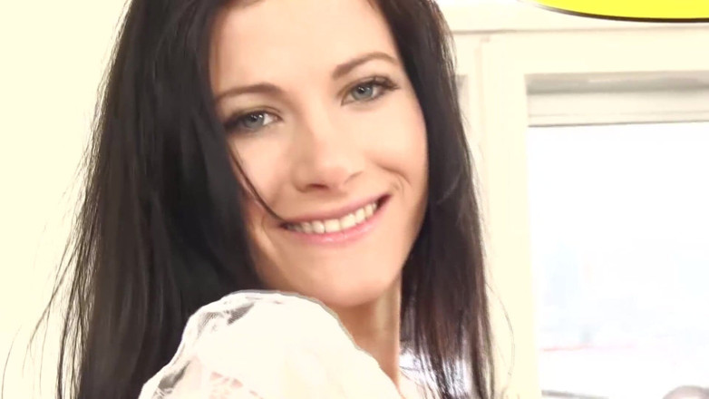 EroticEntertainment.Club: Je me touche - quatre filles, chattes et orgasme