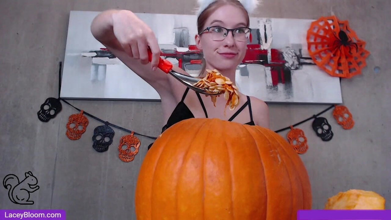 Lacey Bloom: Живое шоу карвинг из Тыквы 2611