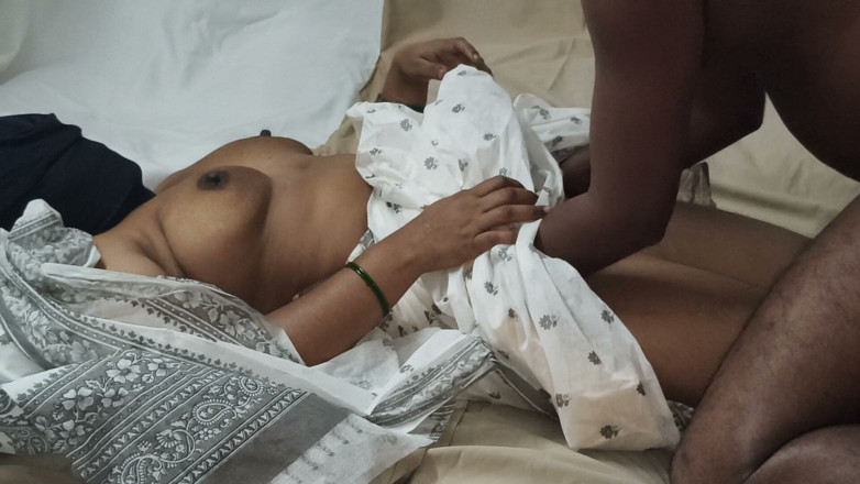 Indian innocent wife: 長いセックスの後、インドの孤独な未亡人