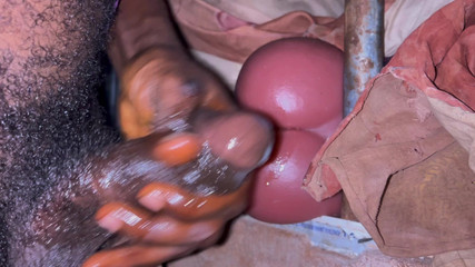 Bangcum8: 大屁股振动所有鸡巴以射精老公