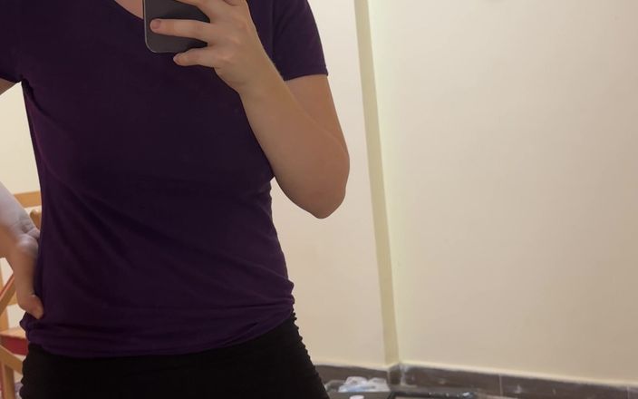 SweetLucy96: 私の服を脱いでください