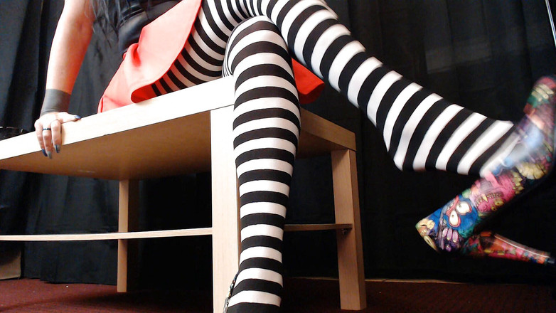 Abby Anna: मेरी पहली पेंटीहोज गुलाम बनो