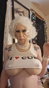 Im a Dumb Fuck Bimbo Looking for Cock