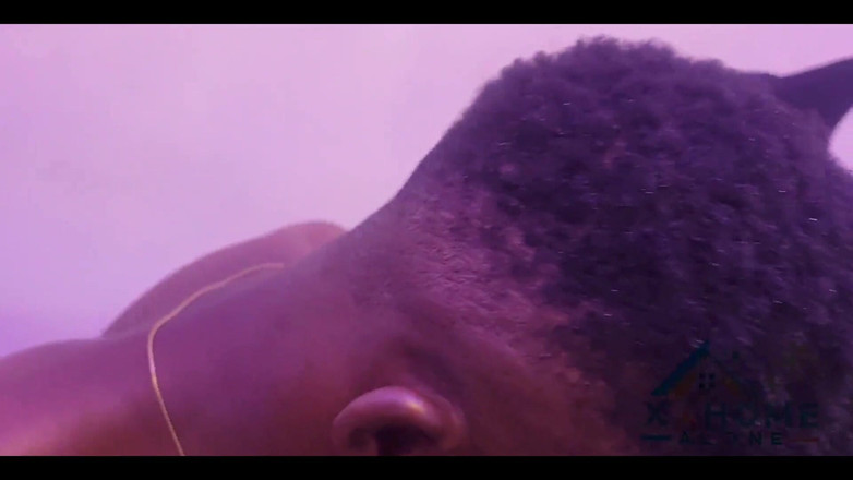 Home Alone: HustlerPorn - сводный братец присоединяется к двум лесбийским сексам в тройничке со страпоном-трахом