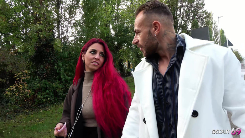 Scout69: Німецька руда дівчина з великими натуральними обвислими цицьками Дані Луве спокуситься на жорсткий аматорський трах