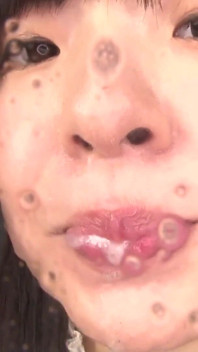 Sorridi e baby assaggia respiro acida, sputa e ti spalpa il viso mentre Yukari Miyazawa ti munge