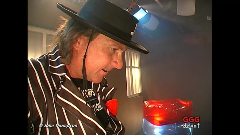 Piss Lover: Hardcore sikanie, anal i fisting gangbang z gorącą nastolatką Ggg...