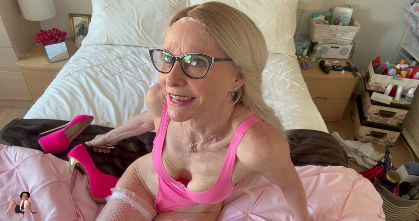 Deeliteful Jacy: Barbie