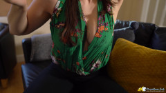 DownblouseJerk: Ivy L - Netflix & Chill