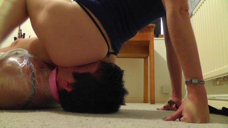 Real Sessions Filmed Miss Jessica Wood: Electrician Facesitting - Size 1920 X 1080
