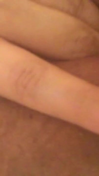 Wildenglishbbw - solo frotando y follando con los dedos el coño mojado