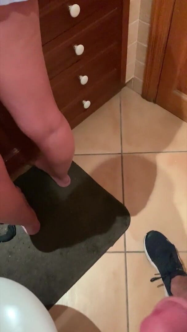 NAUGHTYPOLSKA: MILF si rambut coklat matang mengambil creampie dubur dengan palam