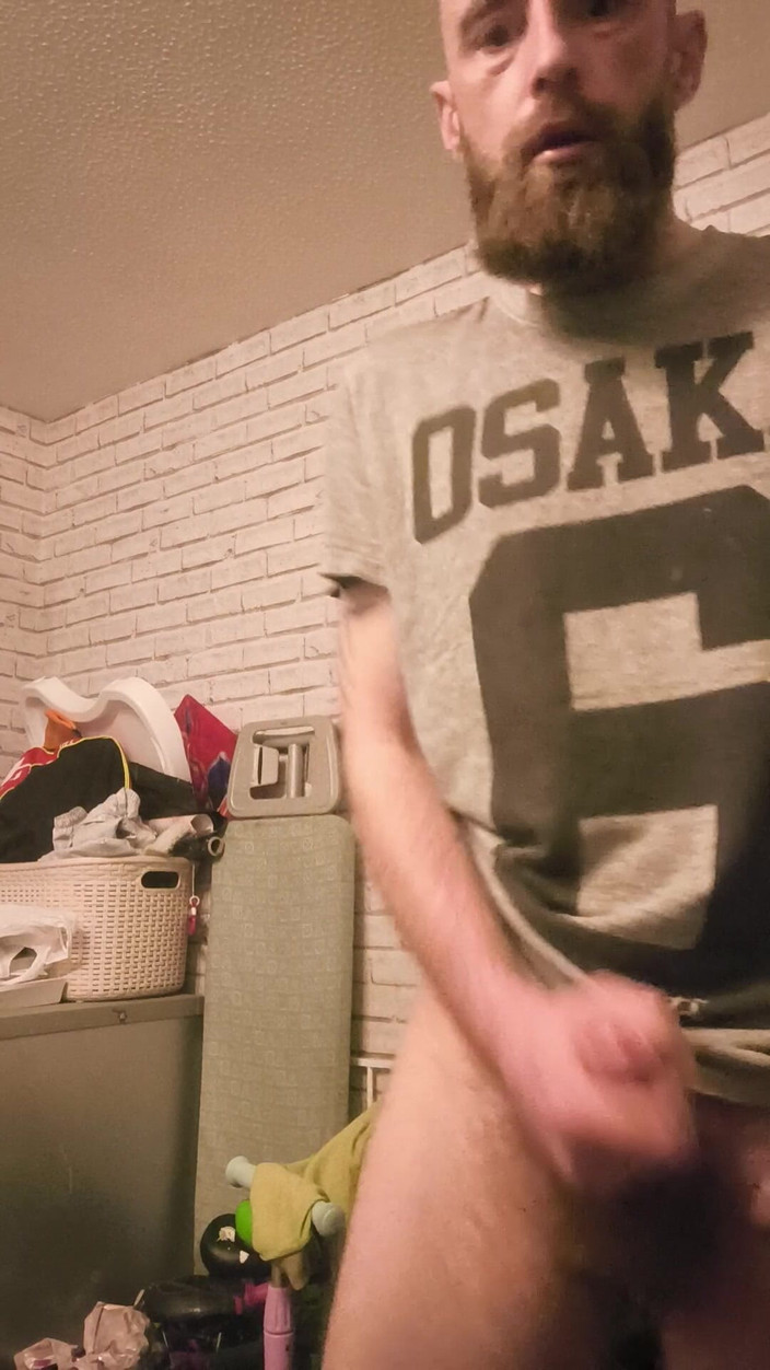 Smoking stoker: Götümü oyuncakla sikiyorum ve sigara içiyorum