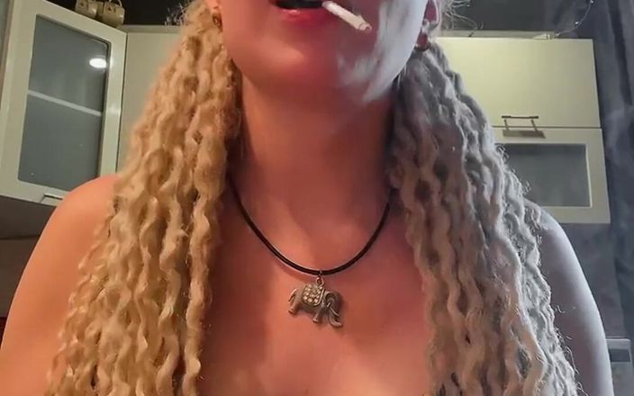 BadAssBitch: Bolas de cinzeiro humanas batendo cbt, cei, cuspe