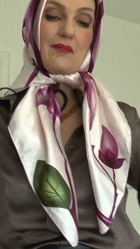 Popołudniowa chusta try-on, Lady Victoria Valente