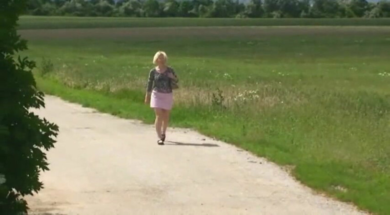 Femdom Austria: Pissing on a ramp