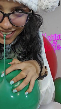 Marianna Asmr popping baloane