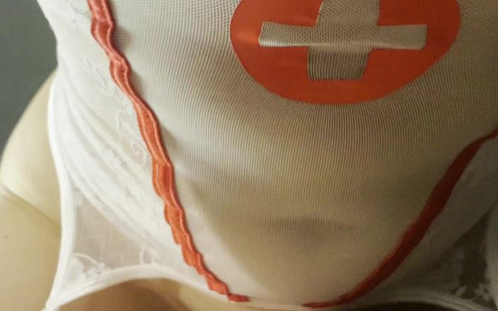 gabriellablows: O asistentă sexy își vindecă bilele albastre cu gură și pizdă, orgasm...