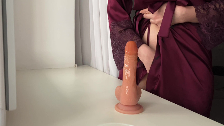 Julia-Softdome: Mycket sexig och kantande utmaning