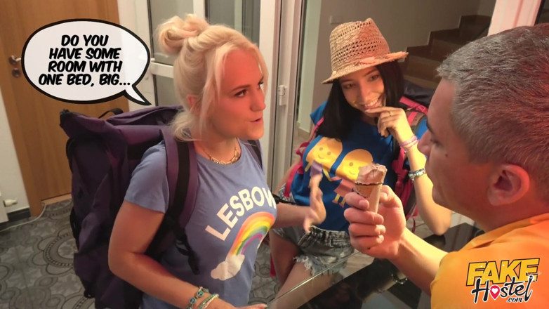 Fake Hostel: Pensiune falsă - lesbiene obraznice Lola Bulgari și Rossella Visconti Flash țâțe înainte de...