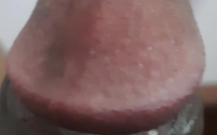 Lubina45: 男は自分の空想の深さを探求しています。