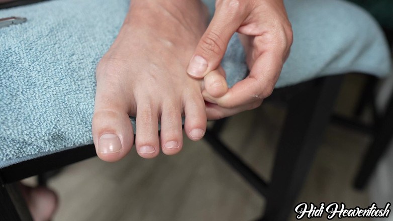 Hidi Heaventoosh: Pedicure et ongles de peinture