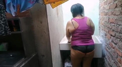 Adribella69: Ik neuk mijn stiefmoeder op de patio van het huis...