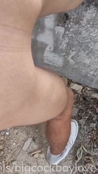Un tip frumos în uniformă este futut tare și fără prezervativ de un tati aleatoriu într-o croazieră