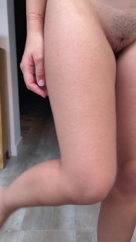 น้องสาวยอมเย็ดกับฉันถ้าฉันลบรูปโป๊ของเธอ แต่ทำไมเธอถึงขอแตกใน?