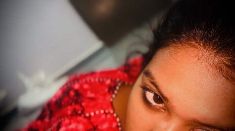 Mary V: Tamil ung hus fru mycket trevlig röst stora naturliga bröstvårtor...