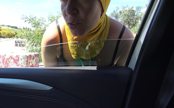 Souzan Halabi: 마르세유에서 거유 프랑스 창녀를 따먹는 영국 관광객