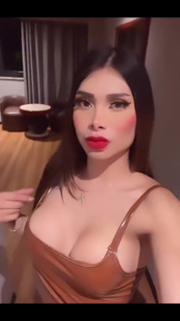 Crezi că am arăta bine, eu și tu facem sex într-un hotel cu tematica Oglindă?