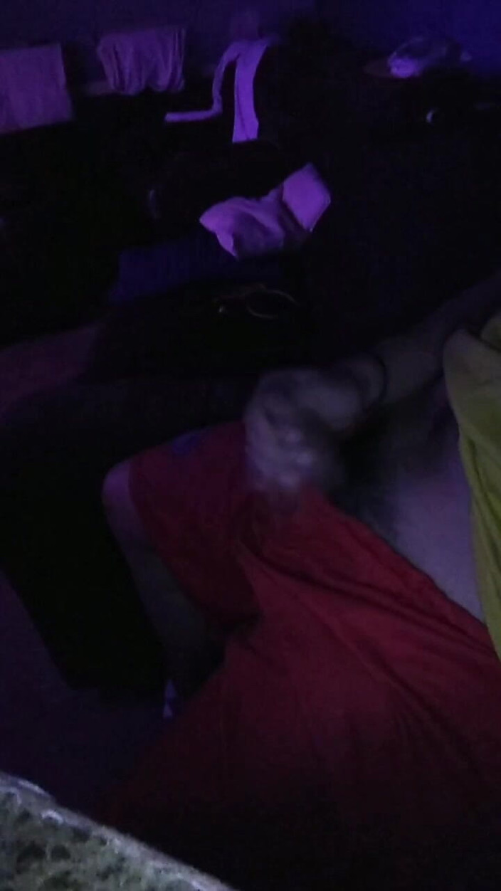 AlexAlejandro13: 在起居室抚摸我