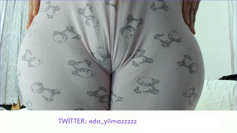 Bigass_sexy_bigboobs: Верблюжа лапка - мастурбація в піжамі - турецьке порно - турецька мамка