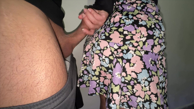 CoupleOfHotSins: Si Aggrappa Al Pene Di Uno Sconosciuto Con Una Enorme...