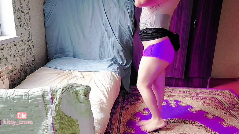 Kitty_Cross: Transsexual self ass palmada corpo branco bunda grande rabo