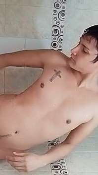 Bellissimo Femboy Effeminato Che Fa Il Bagno E Si Rade Il Cazzo