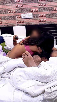 Capitolul - 01 Fată indiană studentă din Delhi virală Oyo MMS 18+