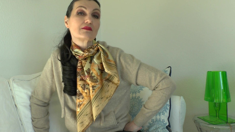Lady Victoria Valente: İpek bir atkı takın ve önümde mastürbasyon yapın, Lady Victoria Valente.