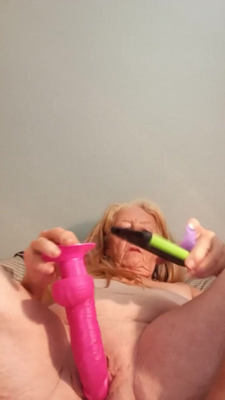 Granny fucksalot of dick: Oma's plezier