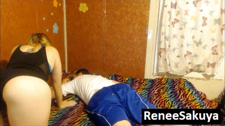 Renee Sakuya: Granchio di boston fallisce video? Ragazzo si fa male, Renee...