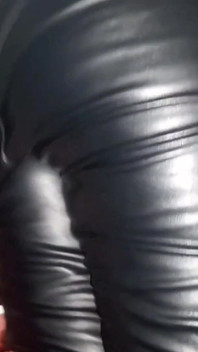 Piccola latina di 18 anni si fa mangiare il culo e scopare la figa in una notte di sesso - Parte 1