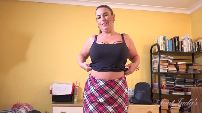 Aunt Judy's: Ibu tiri Judys - ibu tiri awak Maisie Lewis menangkap awak...