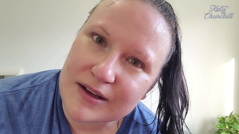 Katy Churchill: Super sudoroso después del gimnasio