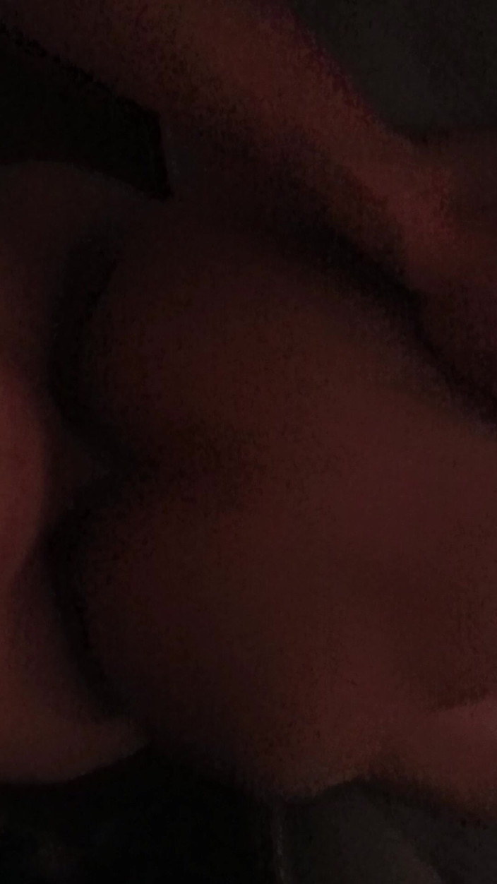 Versatixxxtwink69: Deliziosa troia che si apre nel suo culo