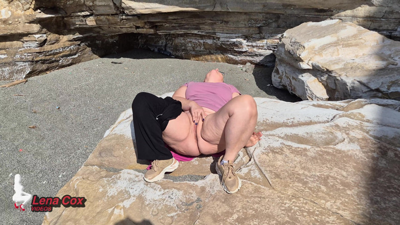 Lena Cox: Ma masturbation en plein air